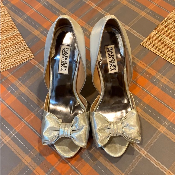 Badgley Mischka Peep Toe Pumps 👠 - Picture 1 of 5